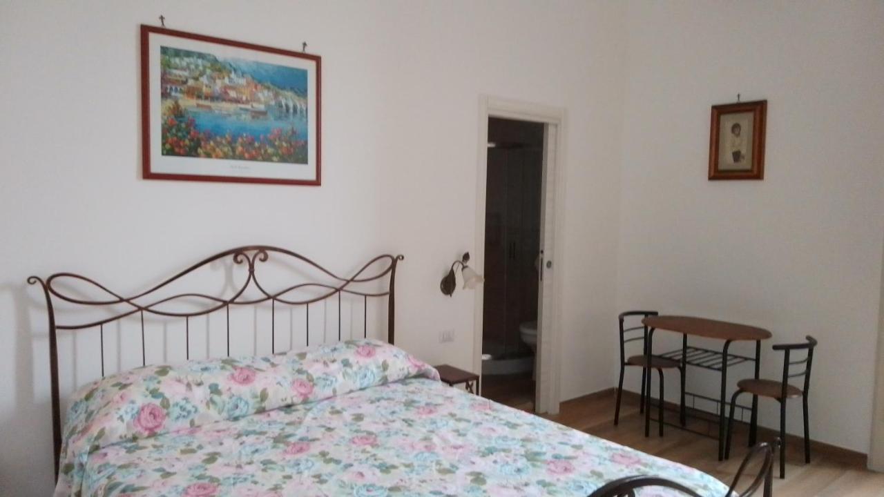 B&B Palazzo Sersale Napoli Экстерьер фото