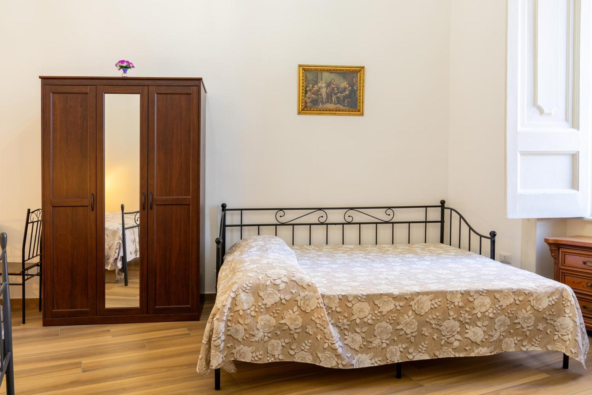 B&B Palazzo Sersale Napoli Экстерьер фото