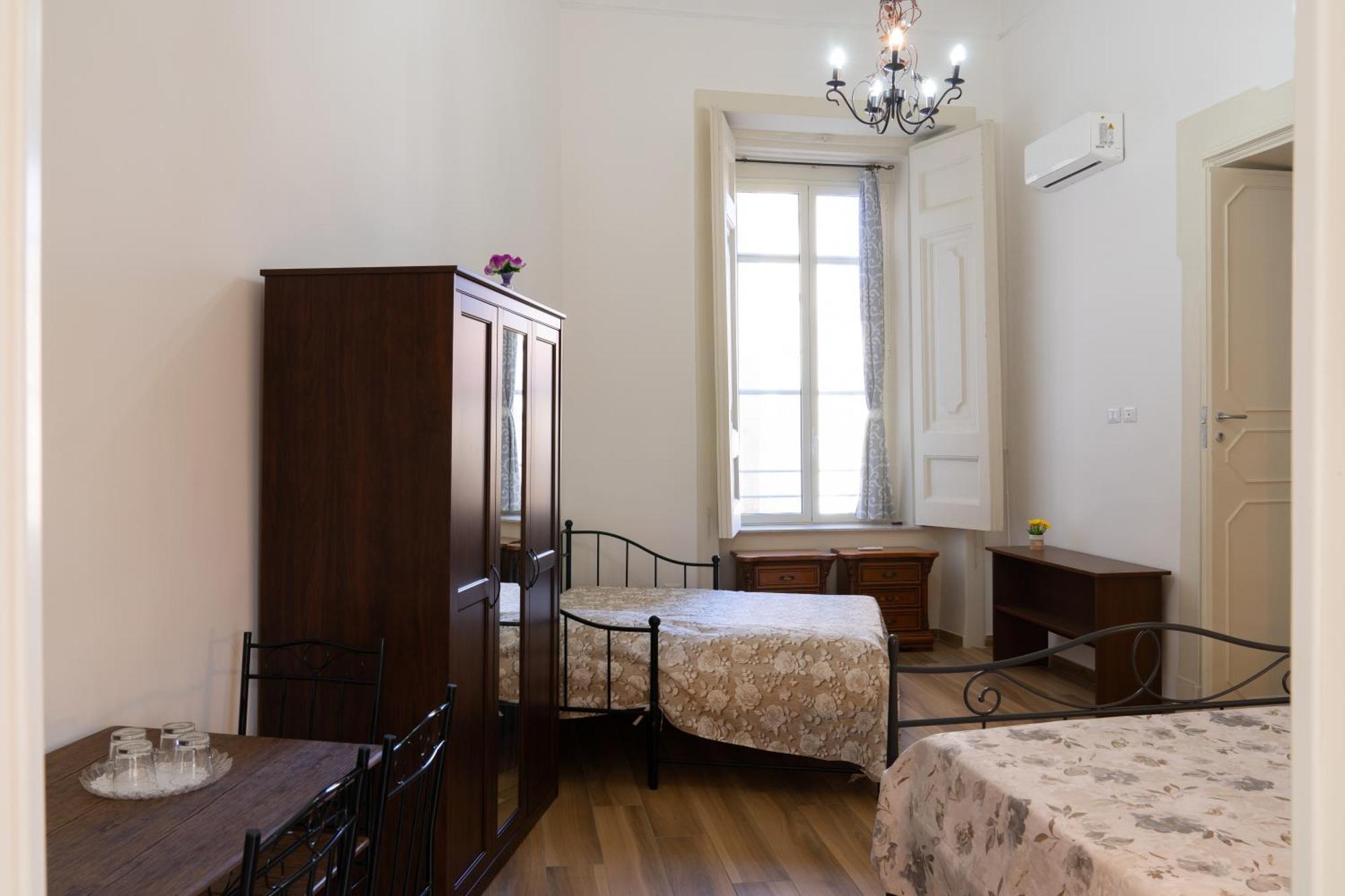 B&B Palazzo Sersale Napoli Экстерьер фото